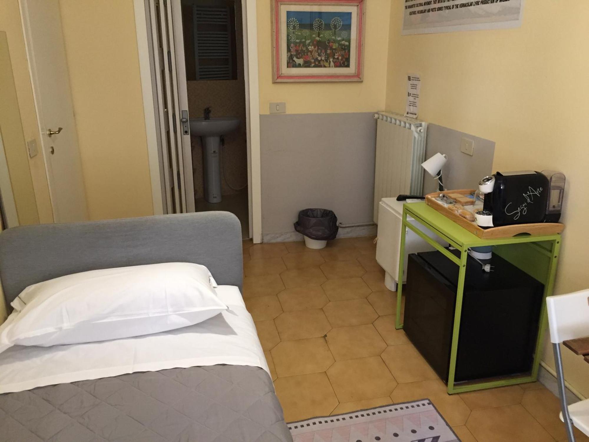 6 Keys Bed and Breakfast Pisa Buitenkant foto